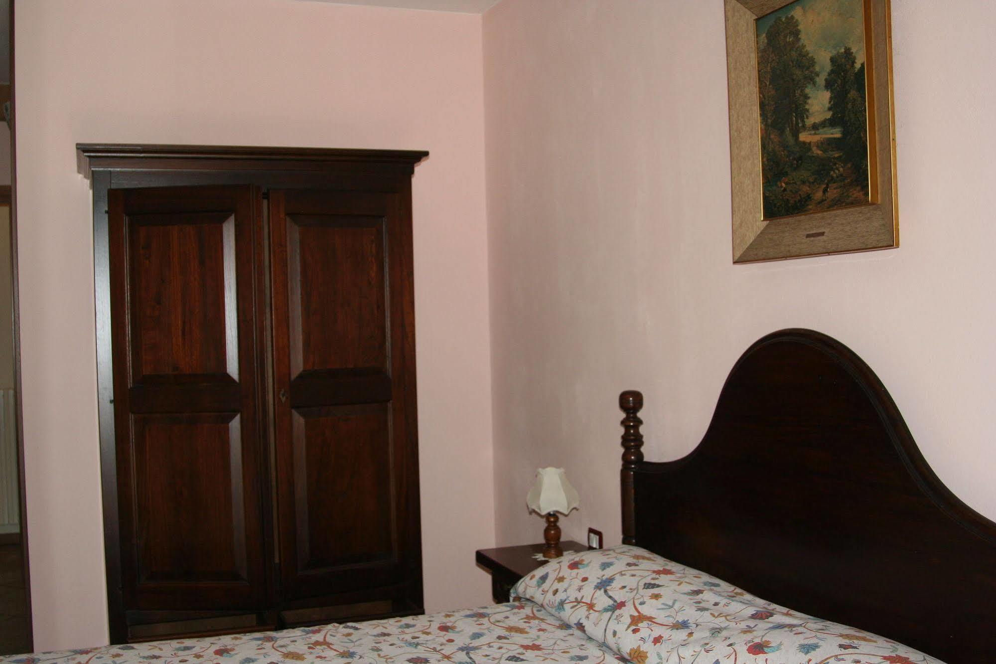 Agriturismo Altana Del Motto Rosso Gattico Exteriör bild